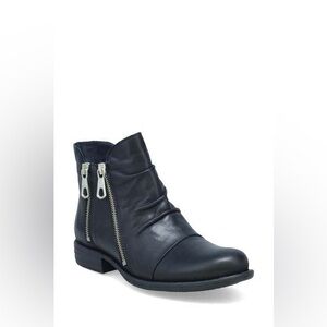 Miz Mooz “Logic” Ankle Booties, Black
Worn once, excellent used condition